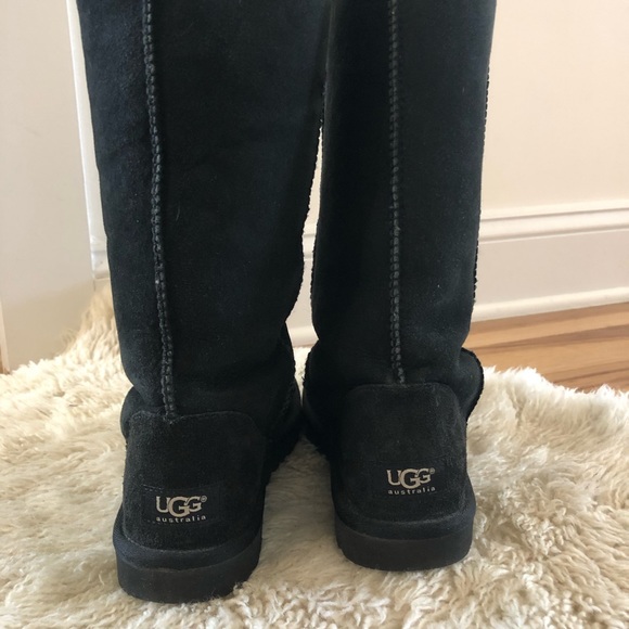 Uggs size 6 tall boots - Picture 2 of 5